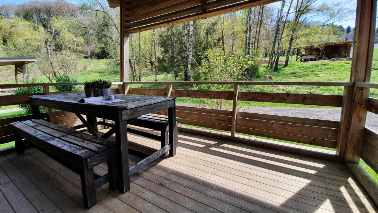 Camping Les Vernieres La Bourboule Sancy Exteriör bild