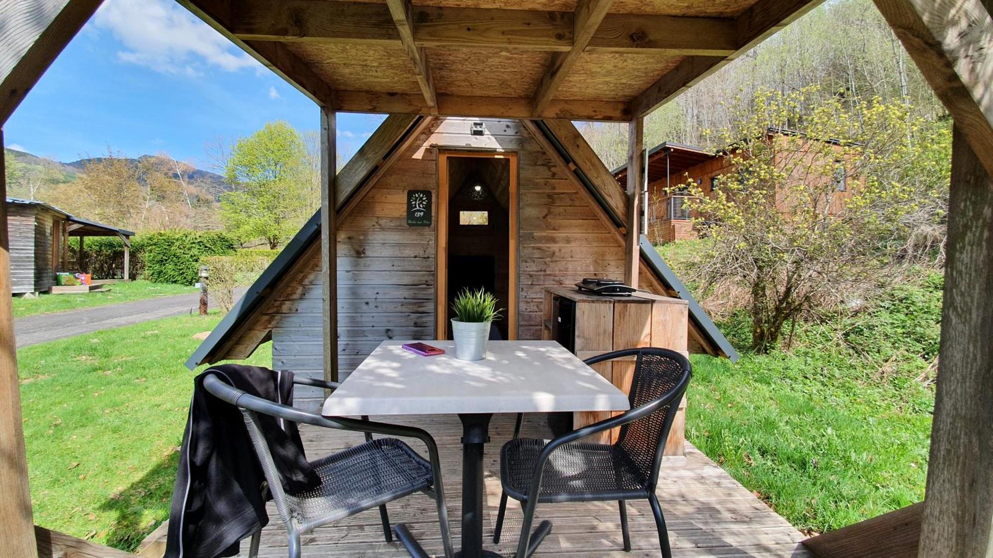 Camping Les Vernieres La Bourboule Sancy Exteriör bild