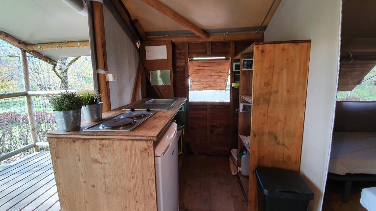 Camping Les Vernieres La Bourboule Sancy Exteriör bild
